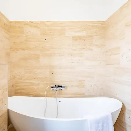 Splendid Perfectly Located Flat With Sauna *