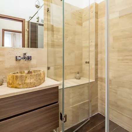 Splendid Perfectly Located Flat With Sauna