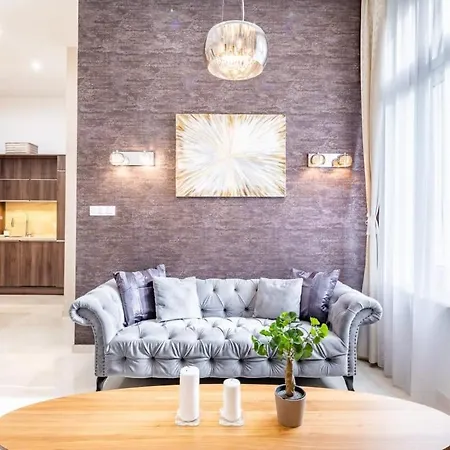 Splendid Perfectly Located Flat With Sauna アパート