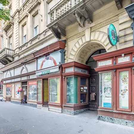 Splendid Perfectly Located Flat With Sauna アパート *