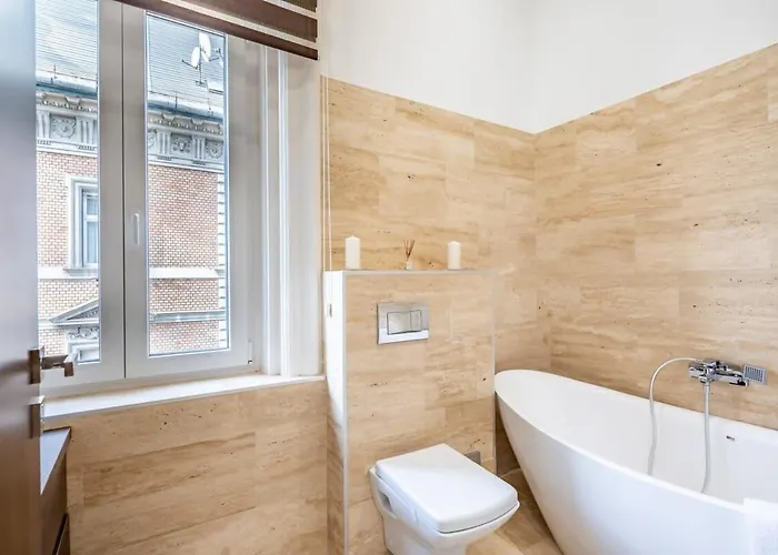 Splendid Perfectly Located Flat With Sauna Lägenhet Budapest