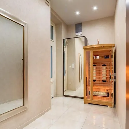 Splendid Perfectly Located Flat With Sauna *