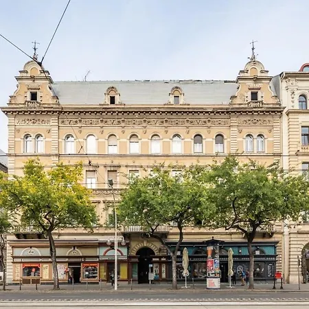 Splendid Perfectly Located Flat With Sauna Budapesta