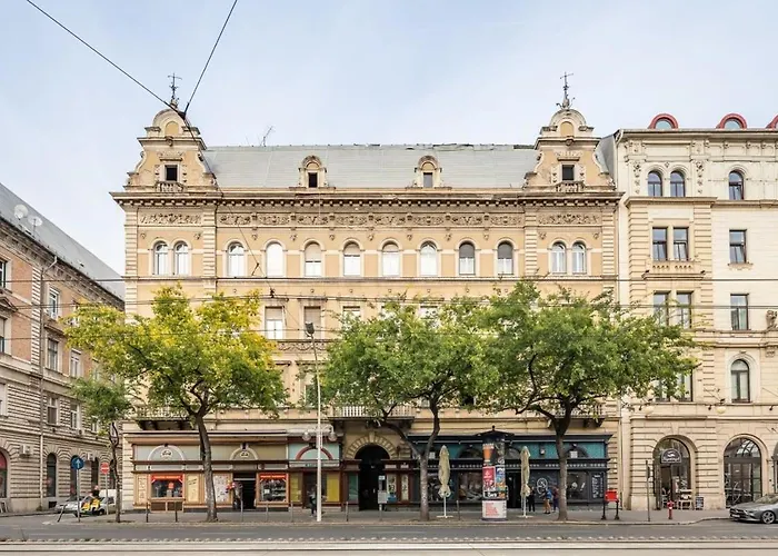 Splendid Perfectly Located Flat With Sauna Budapest