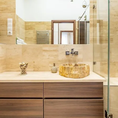 Splendid Perfectly Located Flat With Sauna *