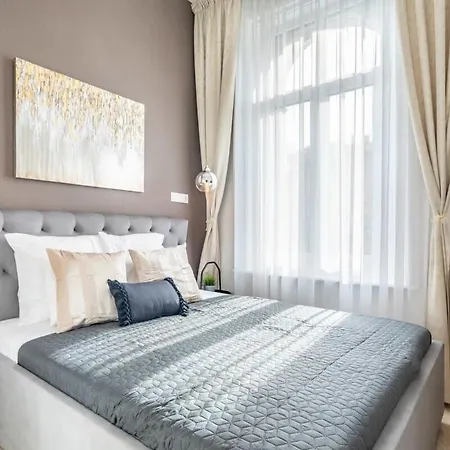 Splendid Perfectly Located Flat With Sauna Apartamento *