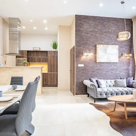 Splendid Perfectly Located Flat With Sauna Apartamento *