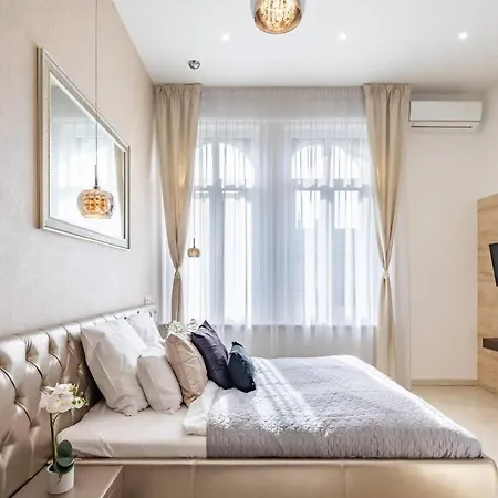 Splendid Perfectly Located Flat With Sauna