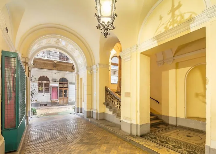 Splendid Perfectly Located Flat With Sauna *