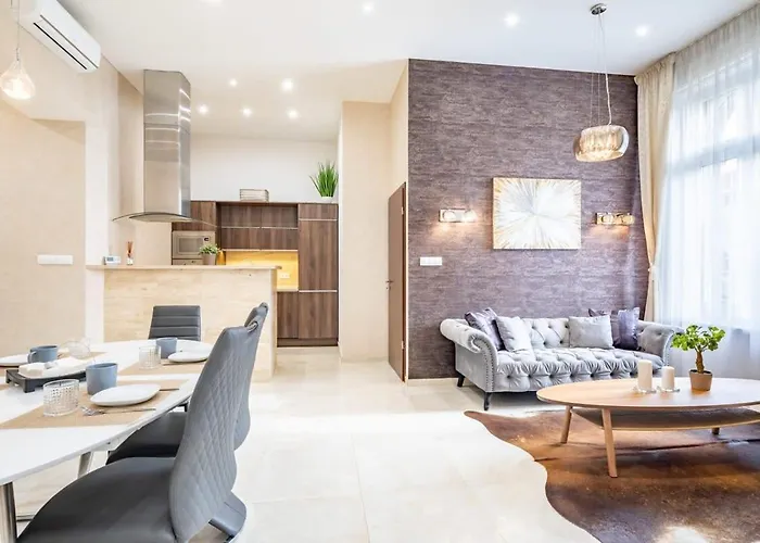 Splendid Perfectly Located Flat With Sauna Апартаменты *