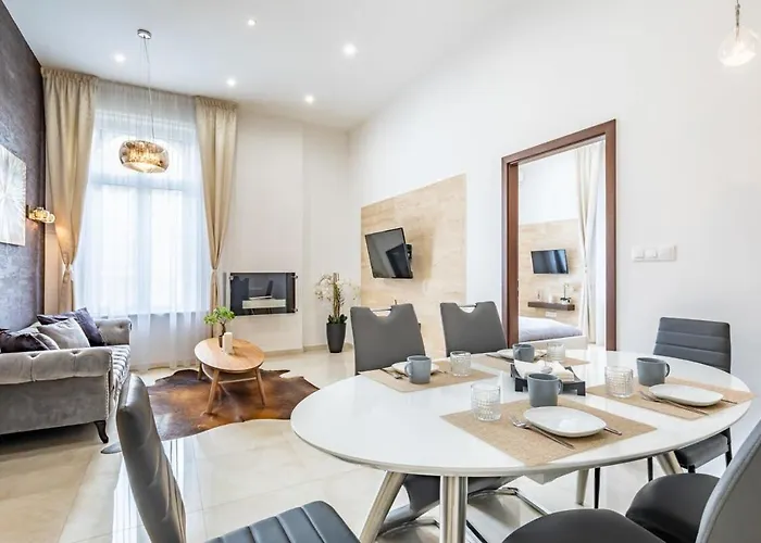 Splendid Perfectly Located Flat With Sauna Апартаменты *