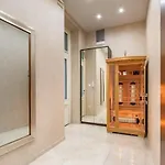 Splendid Perfectly Located Flat With Sauna *