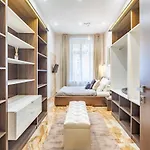 Splendid Perfectly Located Flat With Sauna *