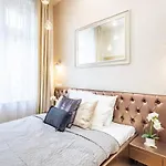 Splendid Perfectly Located Flat With Sauna * Budapest