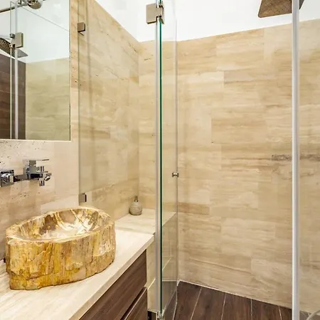 Διαμέρισμα Splendid Perfectly Located Flat With Sauna *